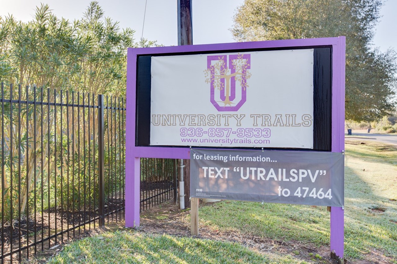University Trails Brooks Landing - Hempstead, TX - Photo 1 of 8