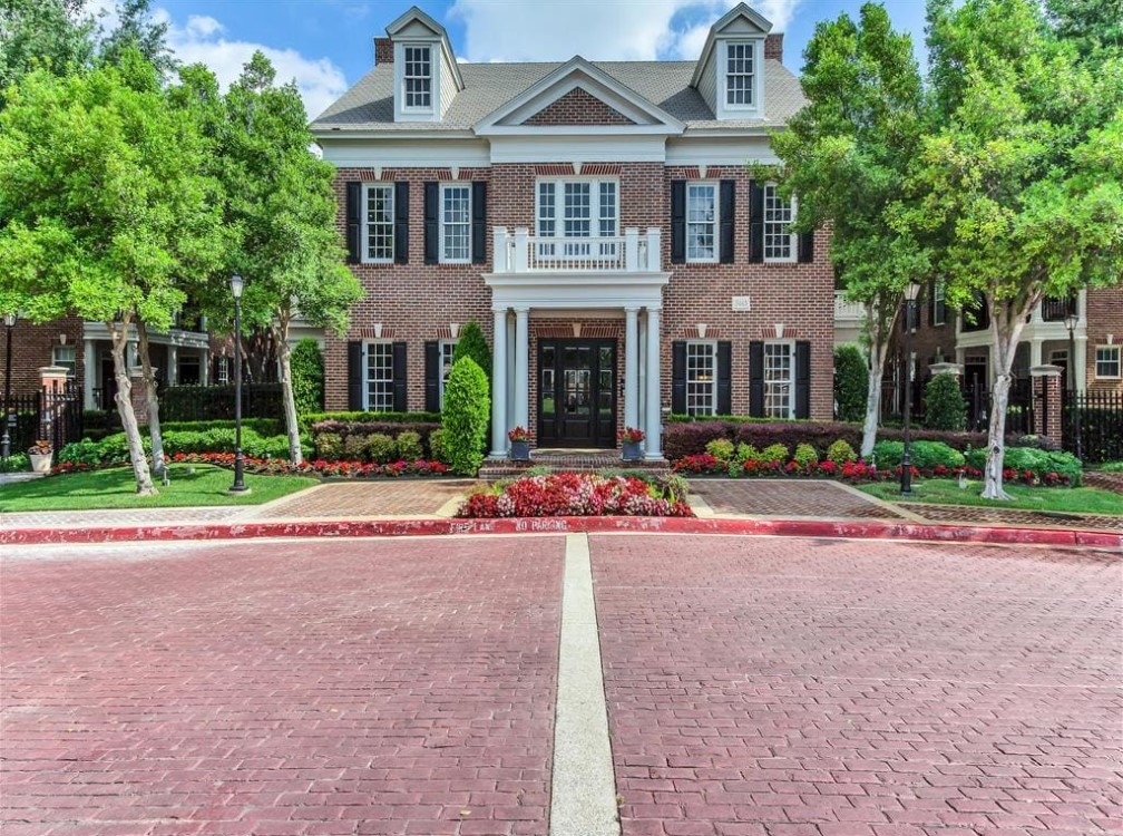 Caruth Premier Townhome Apartments - Exterior - Photo 4 of 33