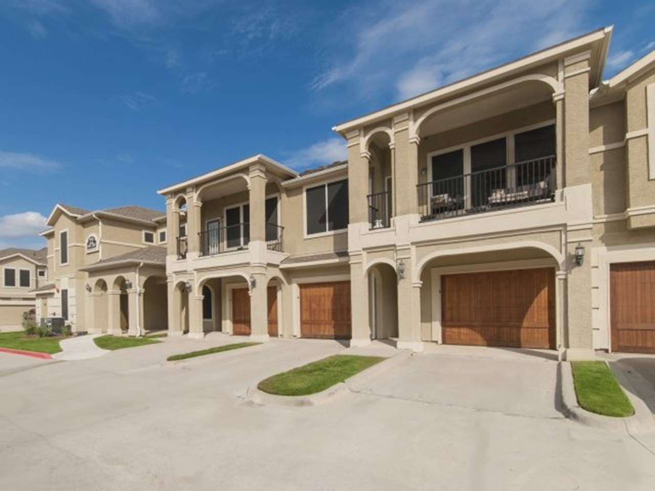 Alys - Conroe, TX - Photo 1 of 18
