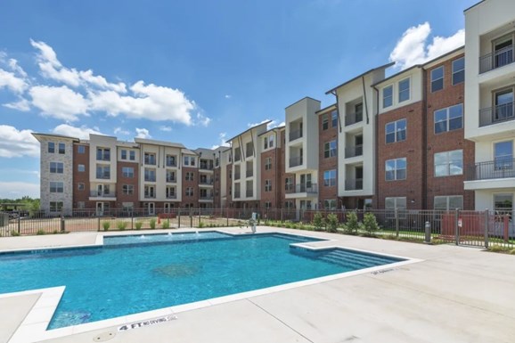 Luxe at Cedar Hill Apartments