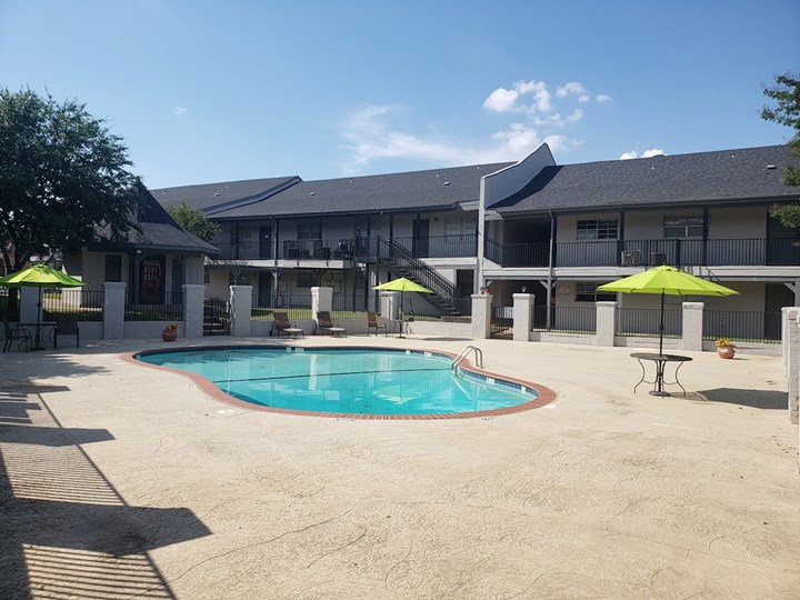 Royal Arms Richardson 1170+ for 1, 2 & 3 Bed Apts