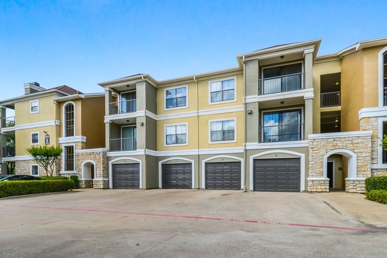 Spacious Apartments in Arlington, TX