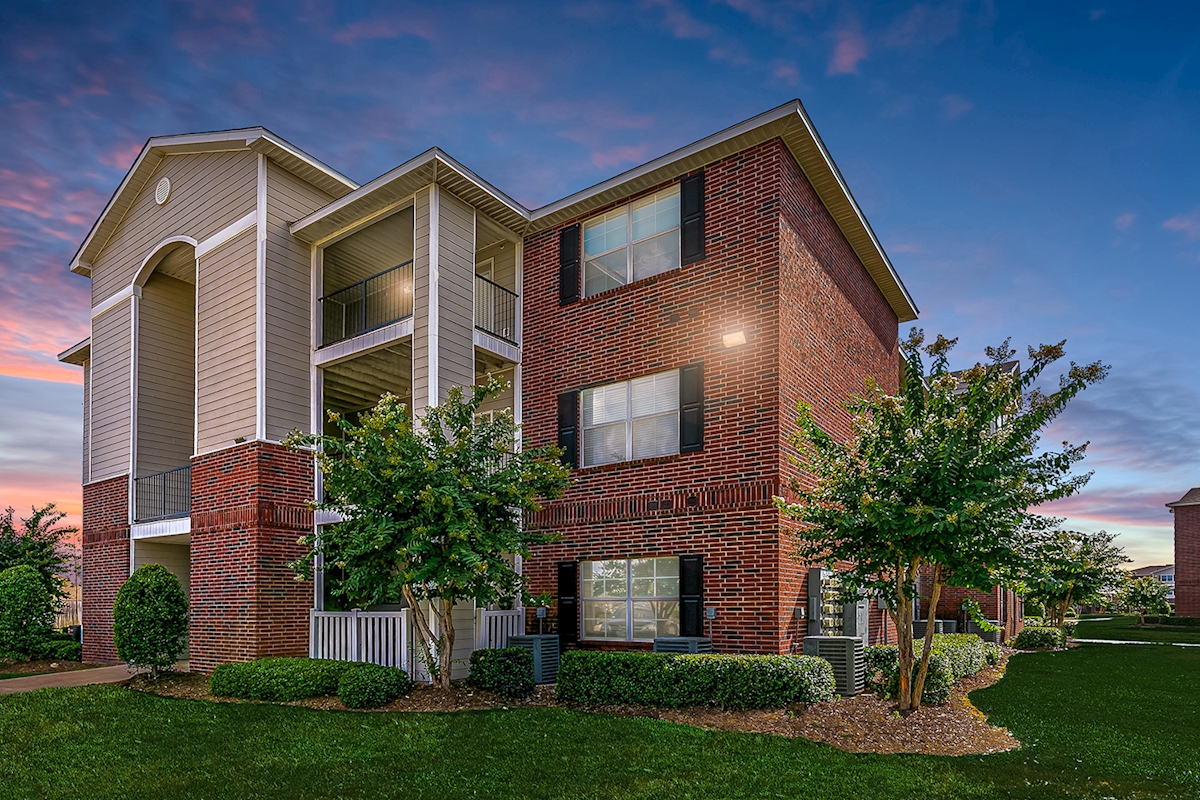 Landmark at Cypress Falls Houston 1179+ for 1, 2 & 3 Beds