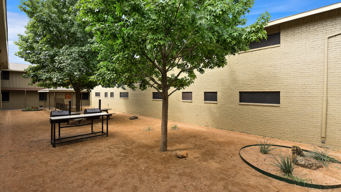Metro @ 404 - Picnic Area - Photo 5 of 16