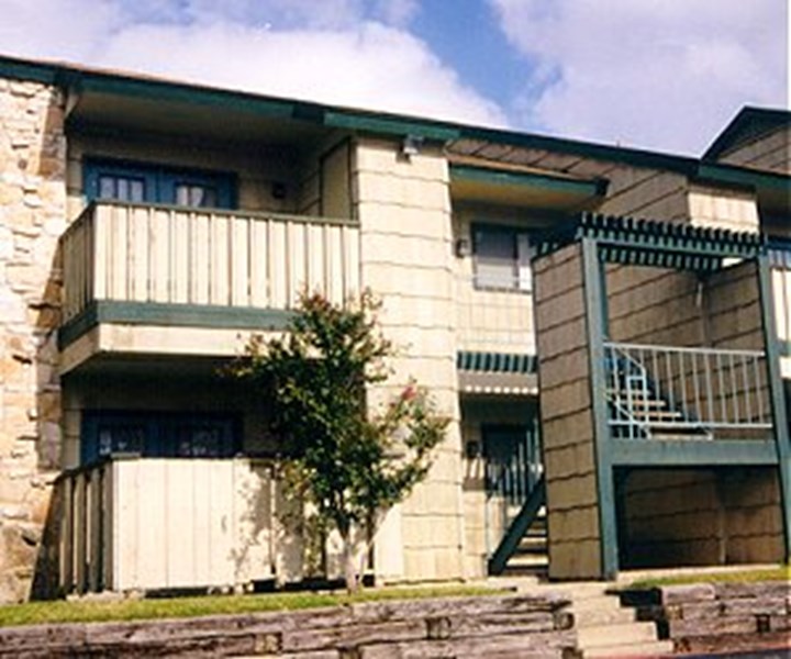 Vista Del Rey San Antonio 849+ for 1 & 2 Bed Apts