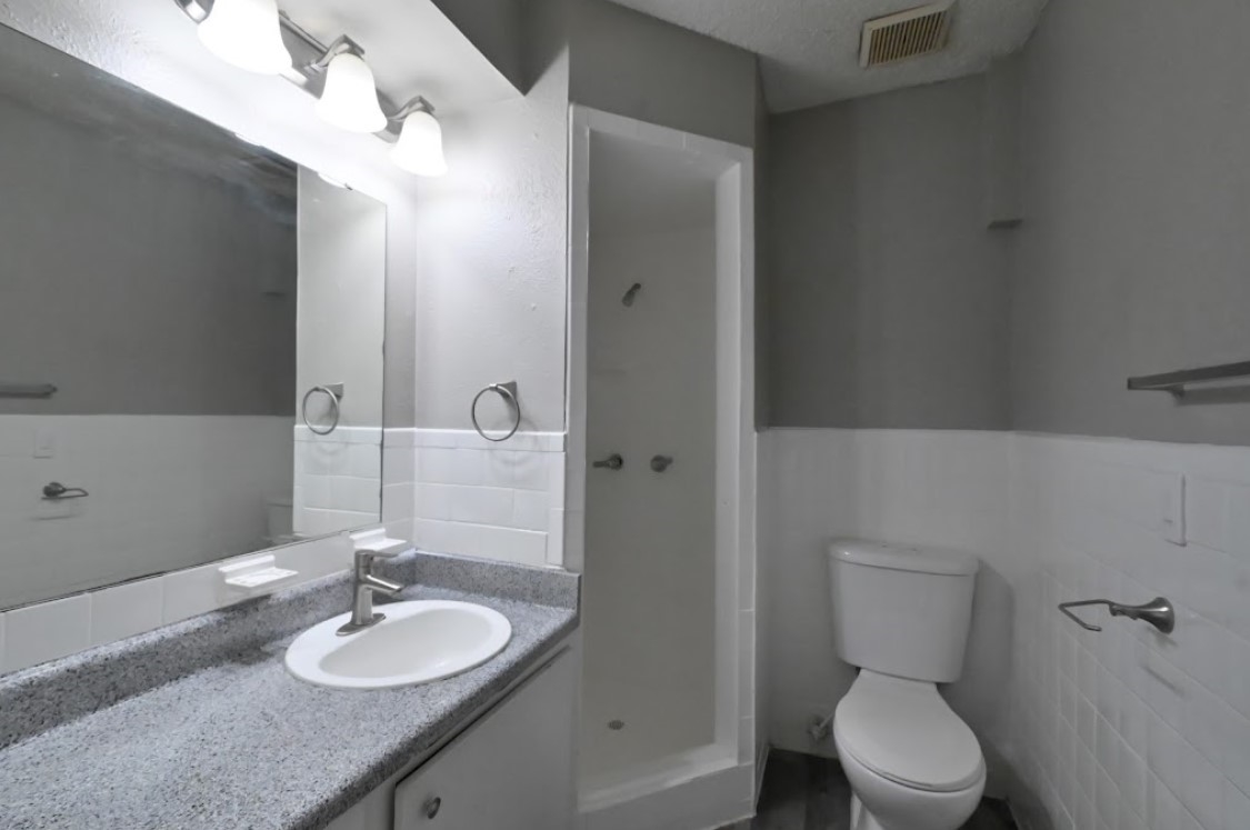 Miramar - Bathroom - Photo 5 of 6