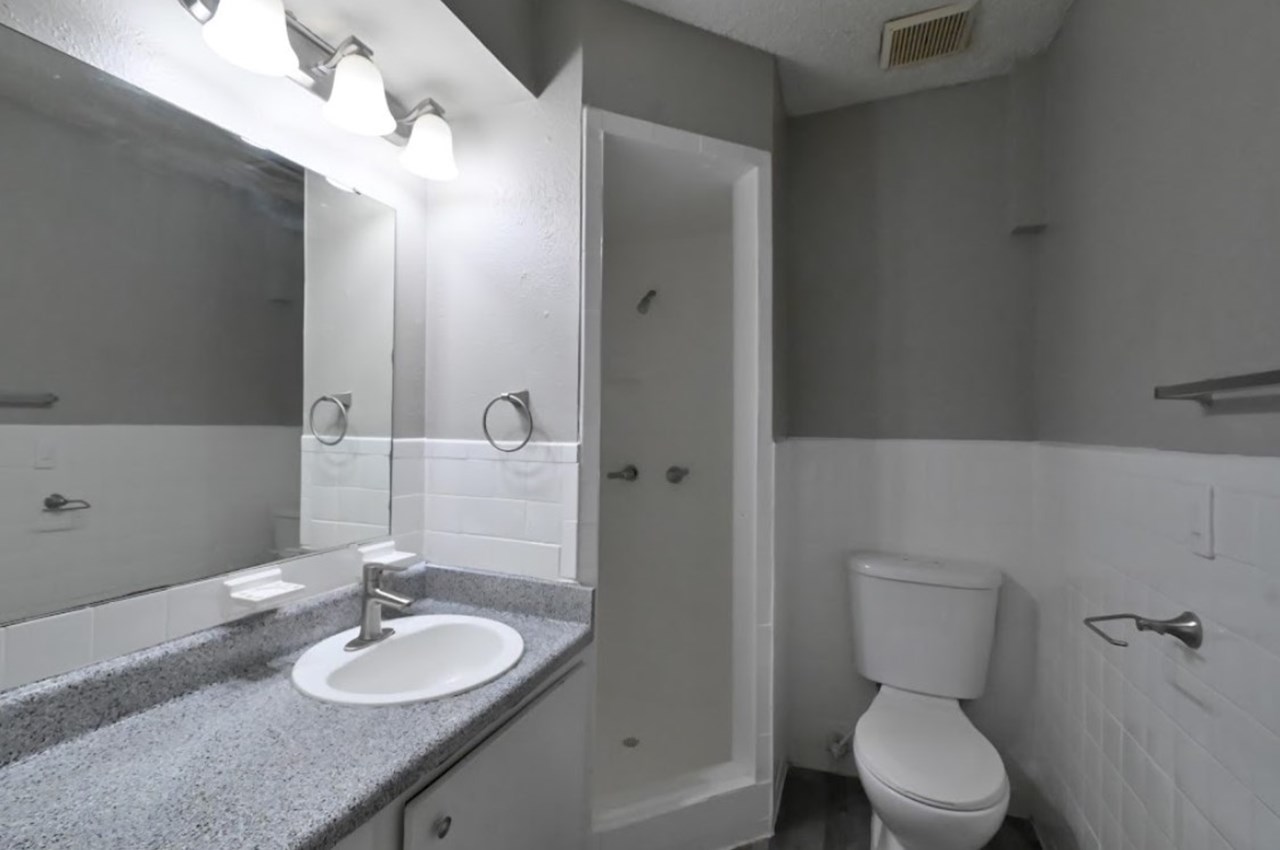 Miramar - Bathroom - Photo 5 of 6