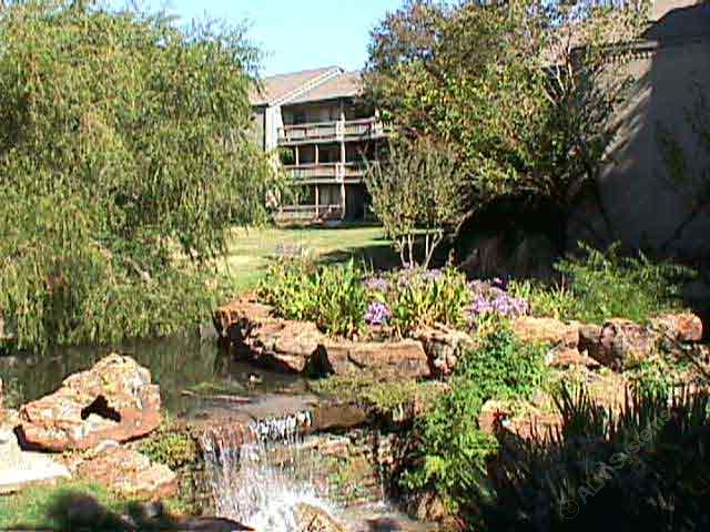 Lakeside At Walnut Hill Apartment