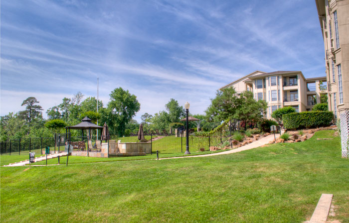 Left Bank River Oaks Apartment