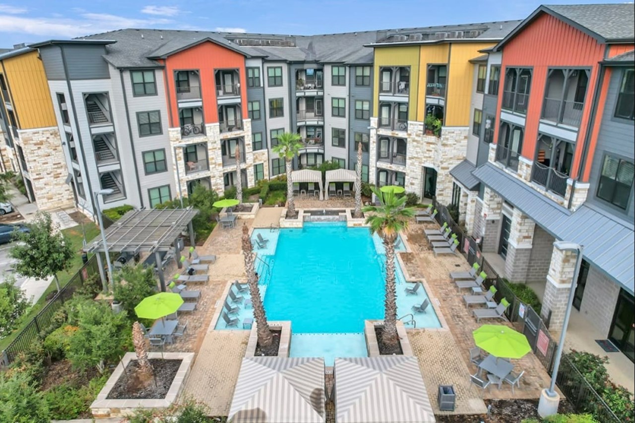 Axis Hamilton - San Antonio, TX - Photo 1 of 23