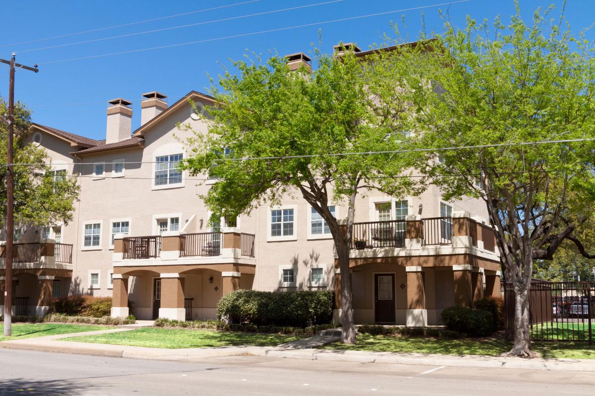 Monticello Oaks Townhomes Apartment