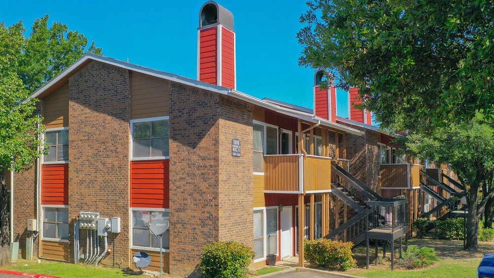 Griffin Apartments Fort Worth 825+ for 1 & 2 Bed Apts