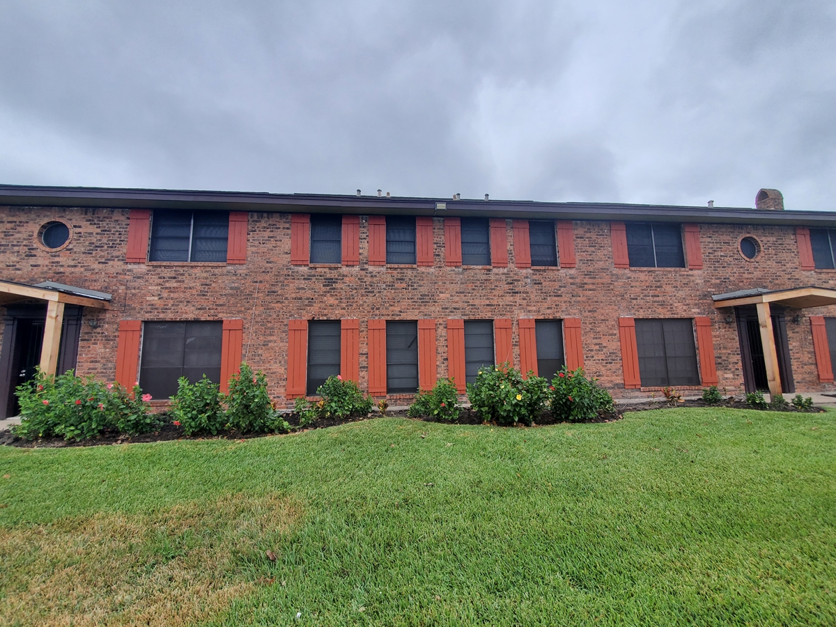 Strawberry Flats Pasadena 995+ for 2 Bed Apartments