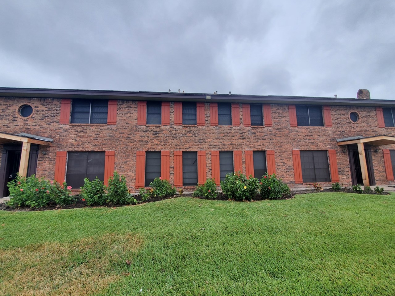Strawberry Flats - Pasadena, TX - Photo 1 of 9