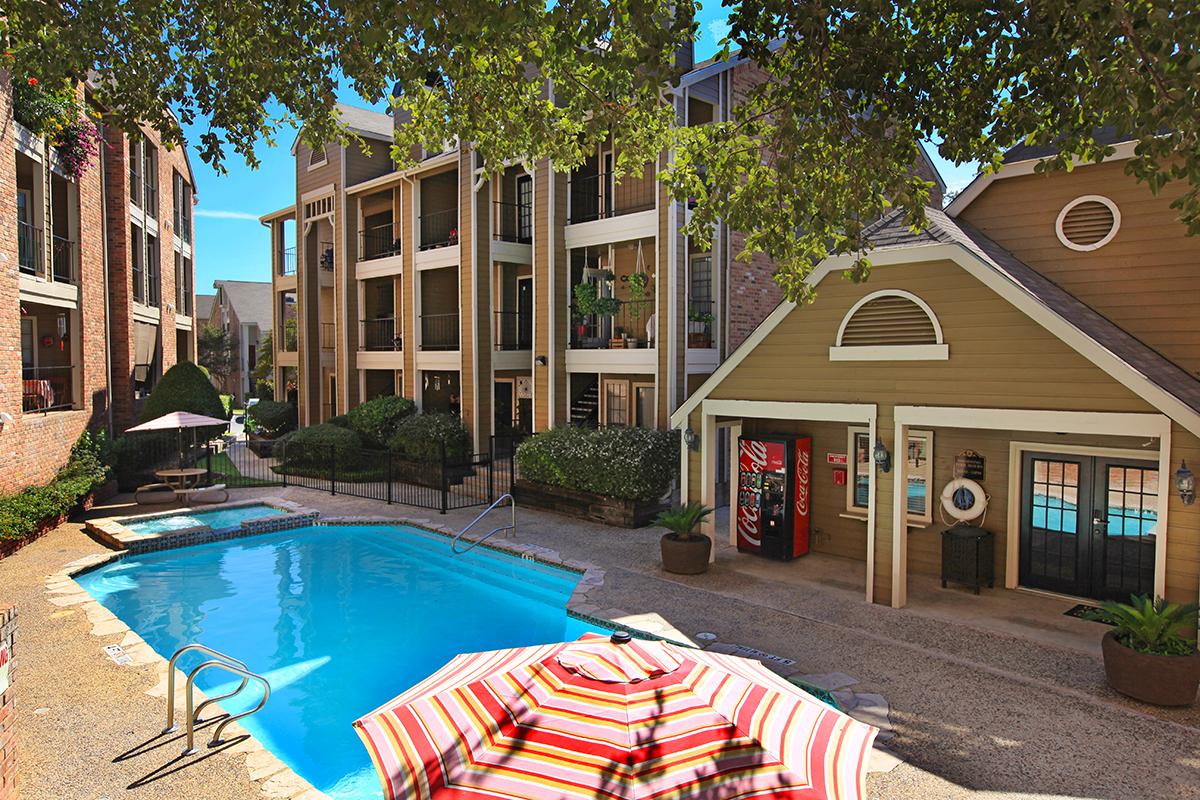 Hidden Oaks San Antonio 1220+ for 1 & 2 Bed Apts