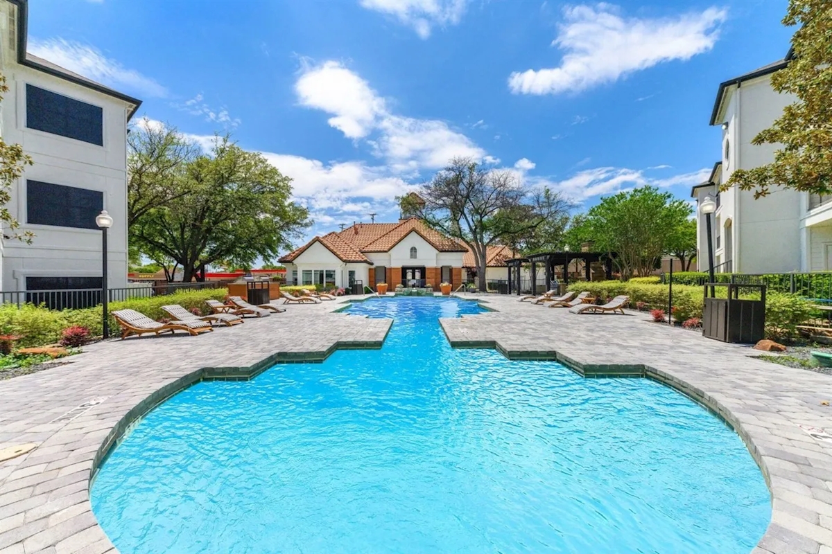 Benton - Dallas, TX - Photo 1 of 22