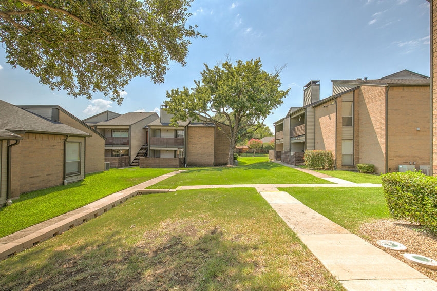 Lydian - Exterior - Photo 7 of 18