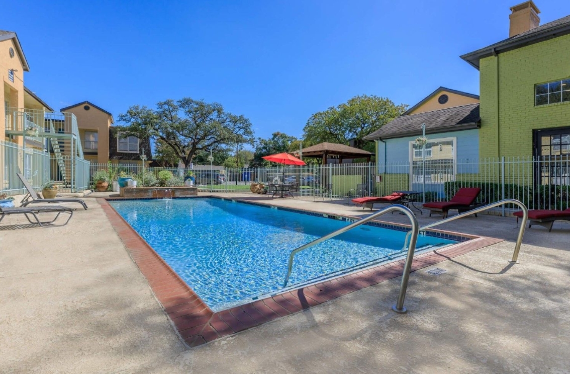 Bella Vista Park - Pool - Photo 6 of 27