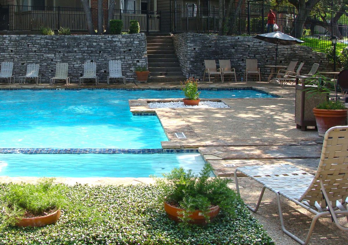 Summit of Thousand Oaks San Antonio 960+ for 1 & 2 Beds