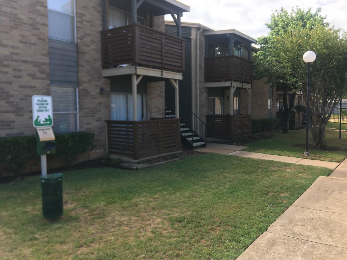Oakwood - Exterior - Photo 3 of 17