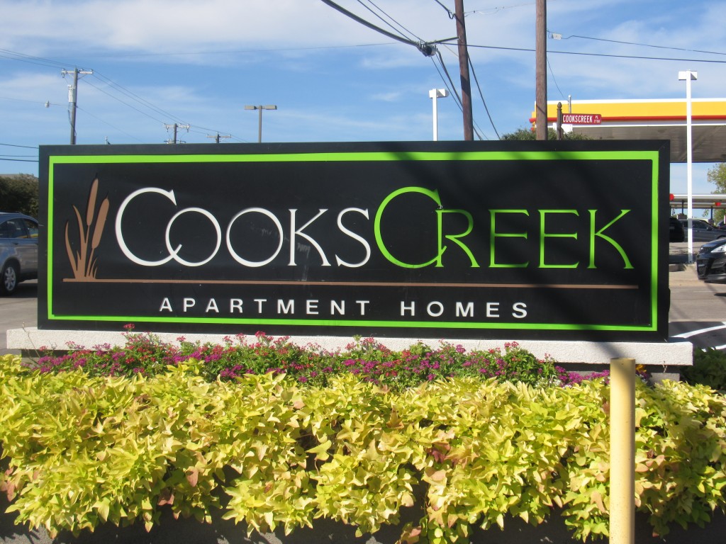 Cooks Creek Farmers Branch 820+ for 1, 2 & 3 Bed Apts