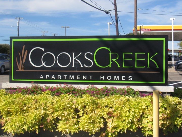 Cooks Creek Farmers Branch 1029+ for 1, 2 & 3 Bed Apts