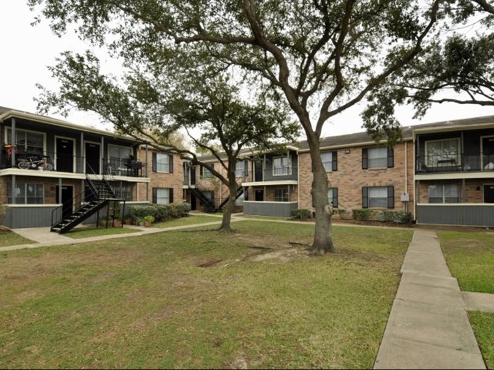 Sunset Crossing Apartments