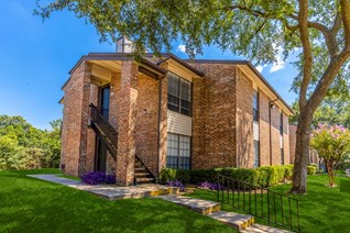 Harwood Hills Apartments Bedford Texas