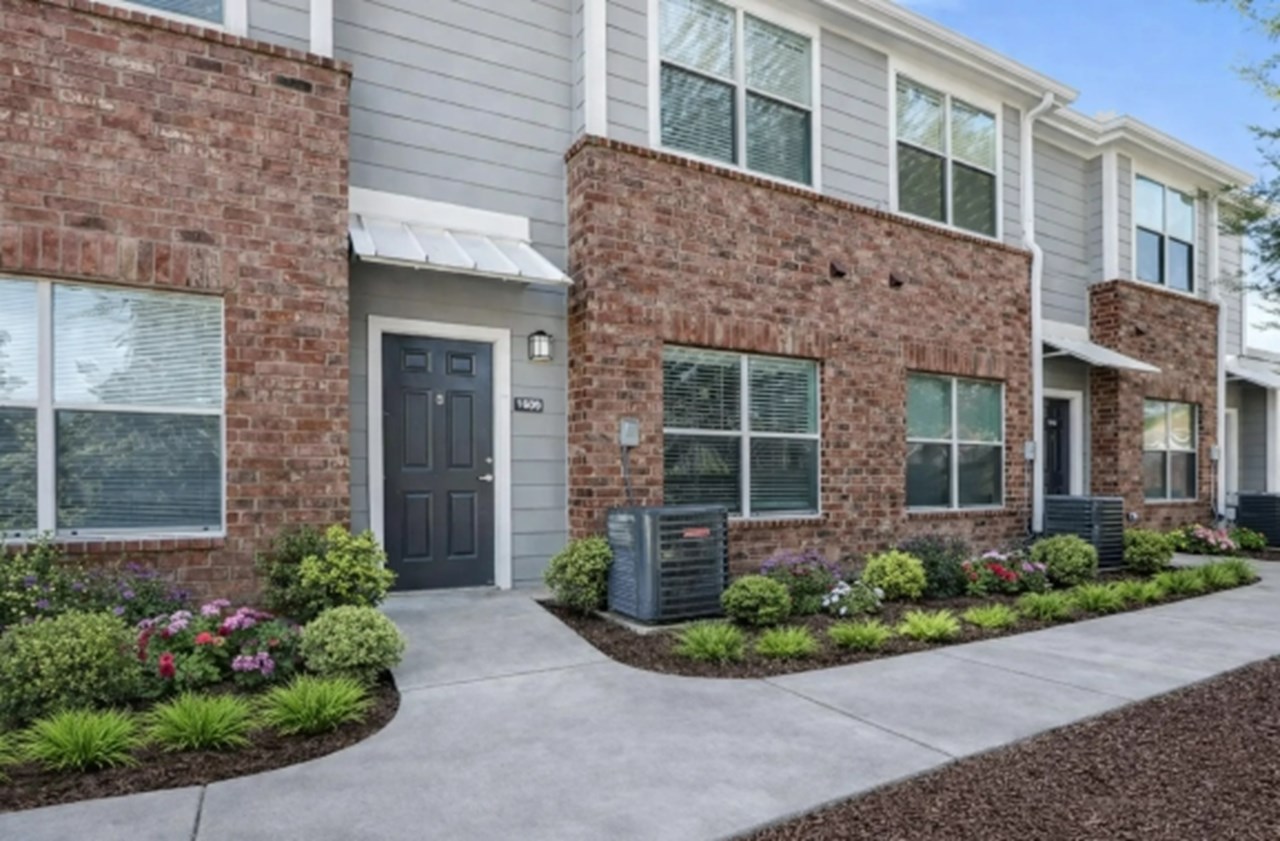 West Virginia Park - Dallas, TX - Photo 1 of 2