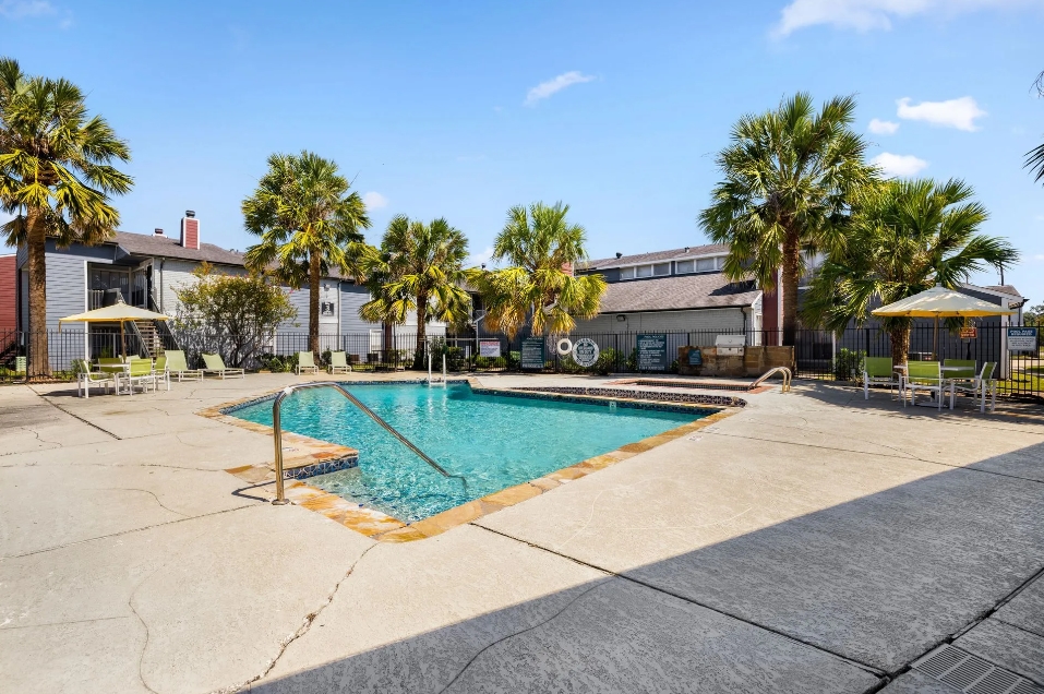 Serena - Pool - Photo 2 of 12