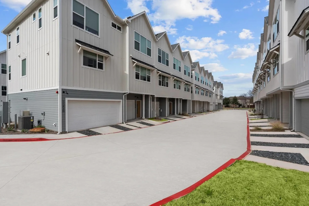 Villae ATX - Exterior - Photo 5 of 28
