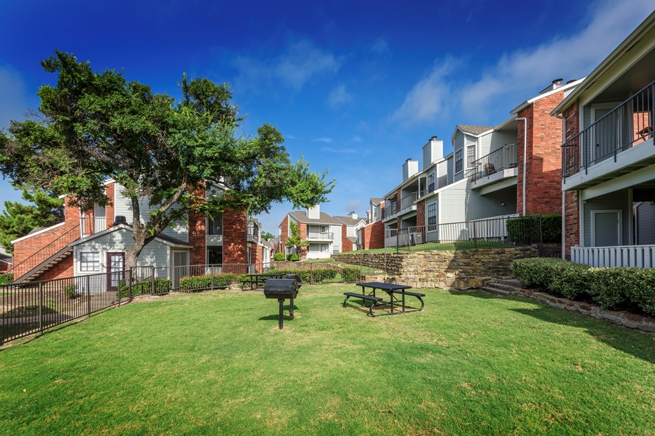 1303 Main - Duncanville, TX - Photo 1 of 12