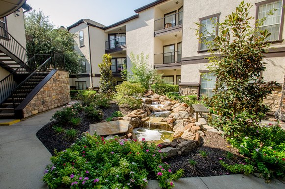 Vail Village Apartments Dallas 780 For 1 2 Bed Apts