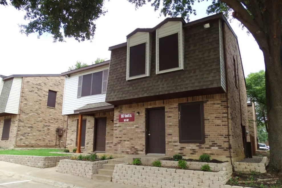 Round Rock Townhomes - Exterior - Photo 3 of 12