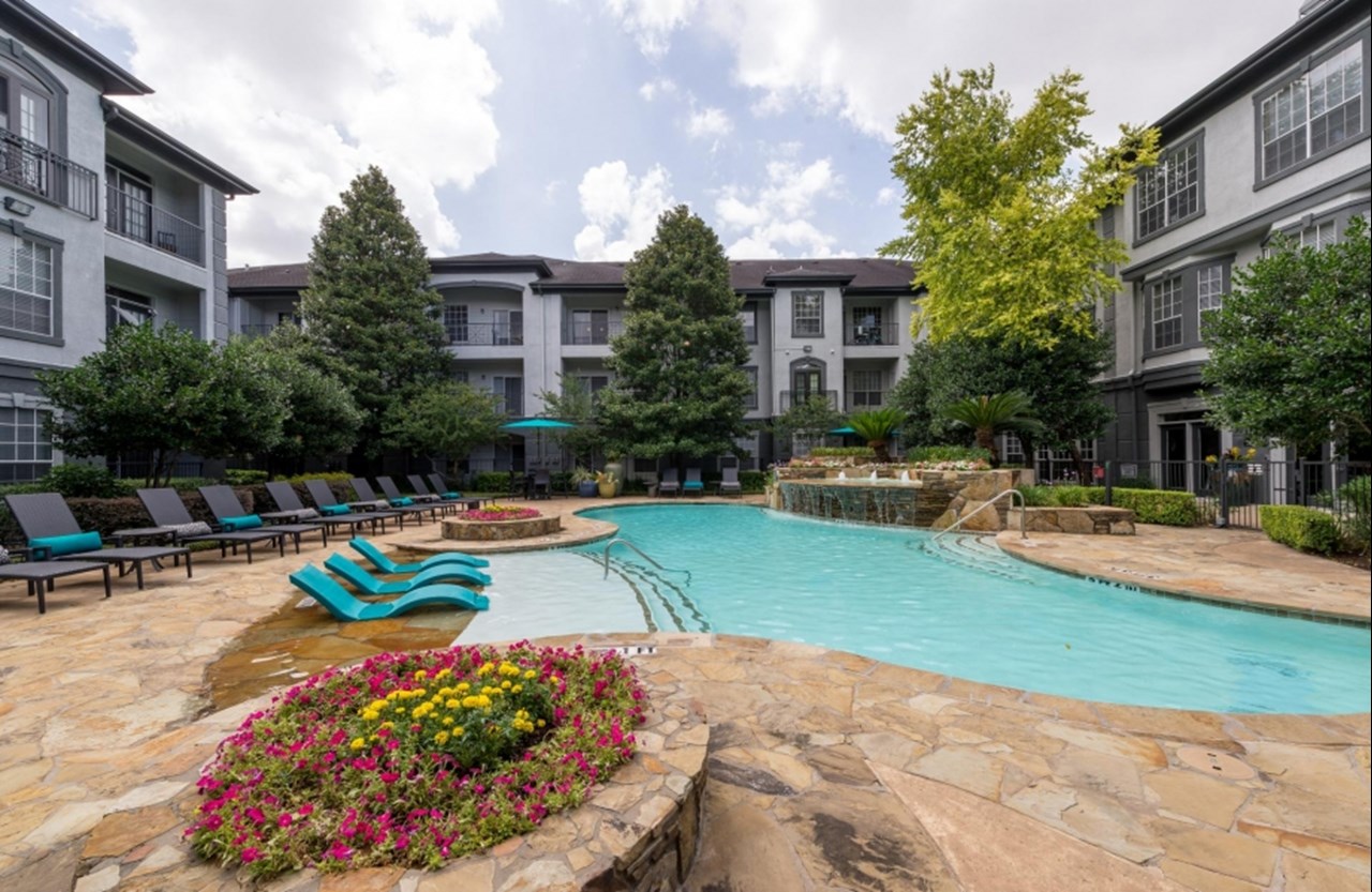 Camden Midtown - Houston, TX - Photo 1 of 18