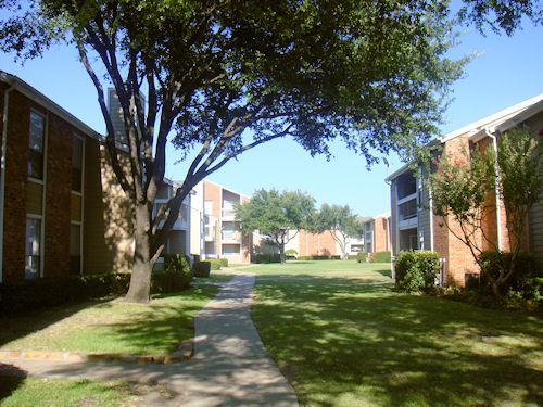 Clayton Pointe Apartment