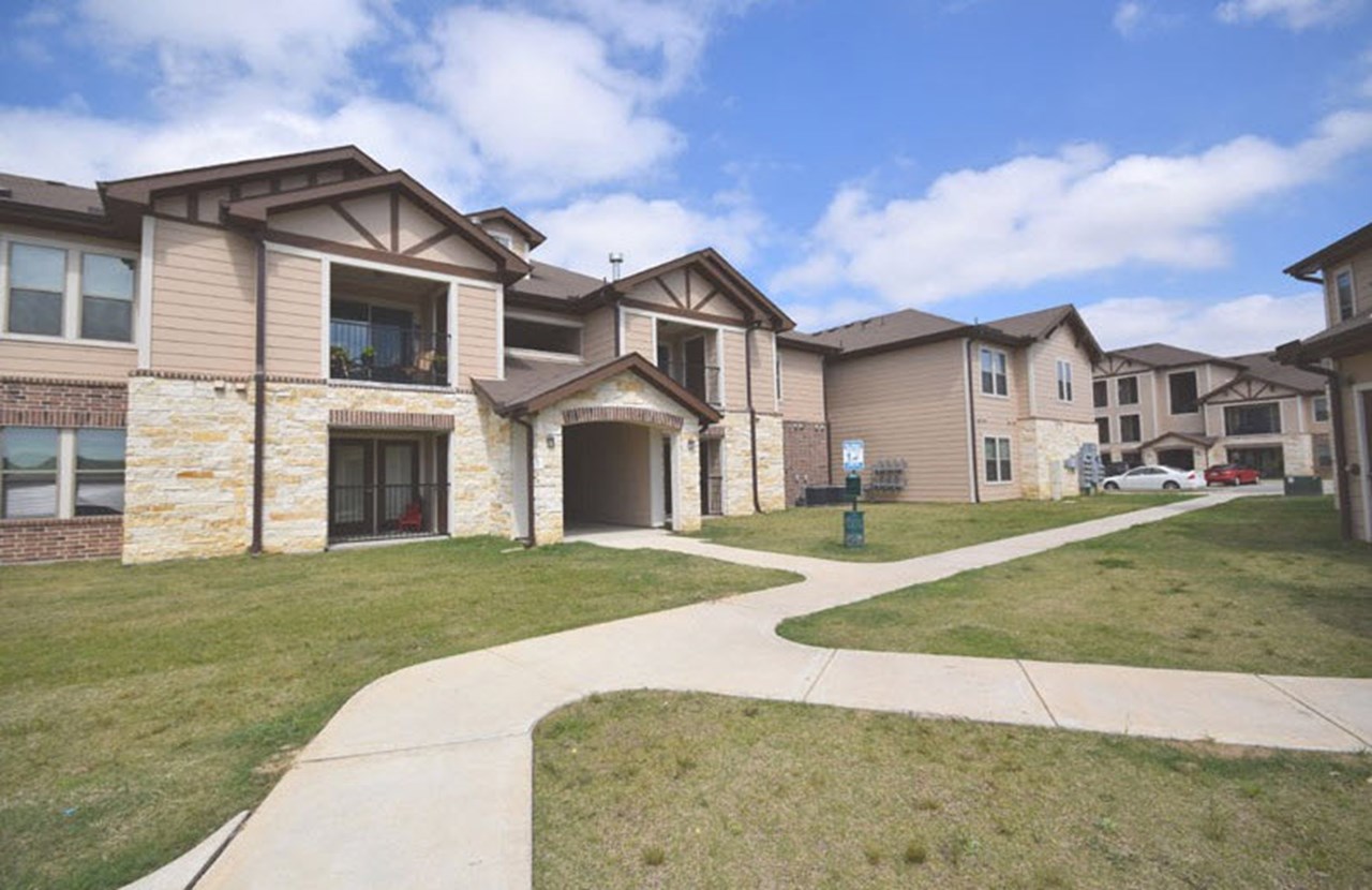 Estates at Ellington - Houston, TX - Photo 1 of 25