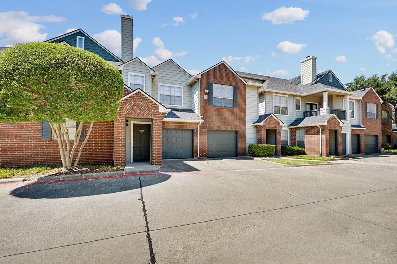 LaSalle - Dallas, TX - Photo 1 of 23