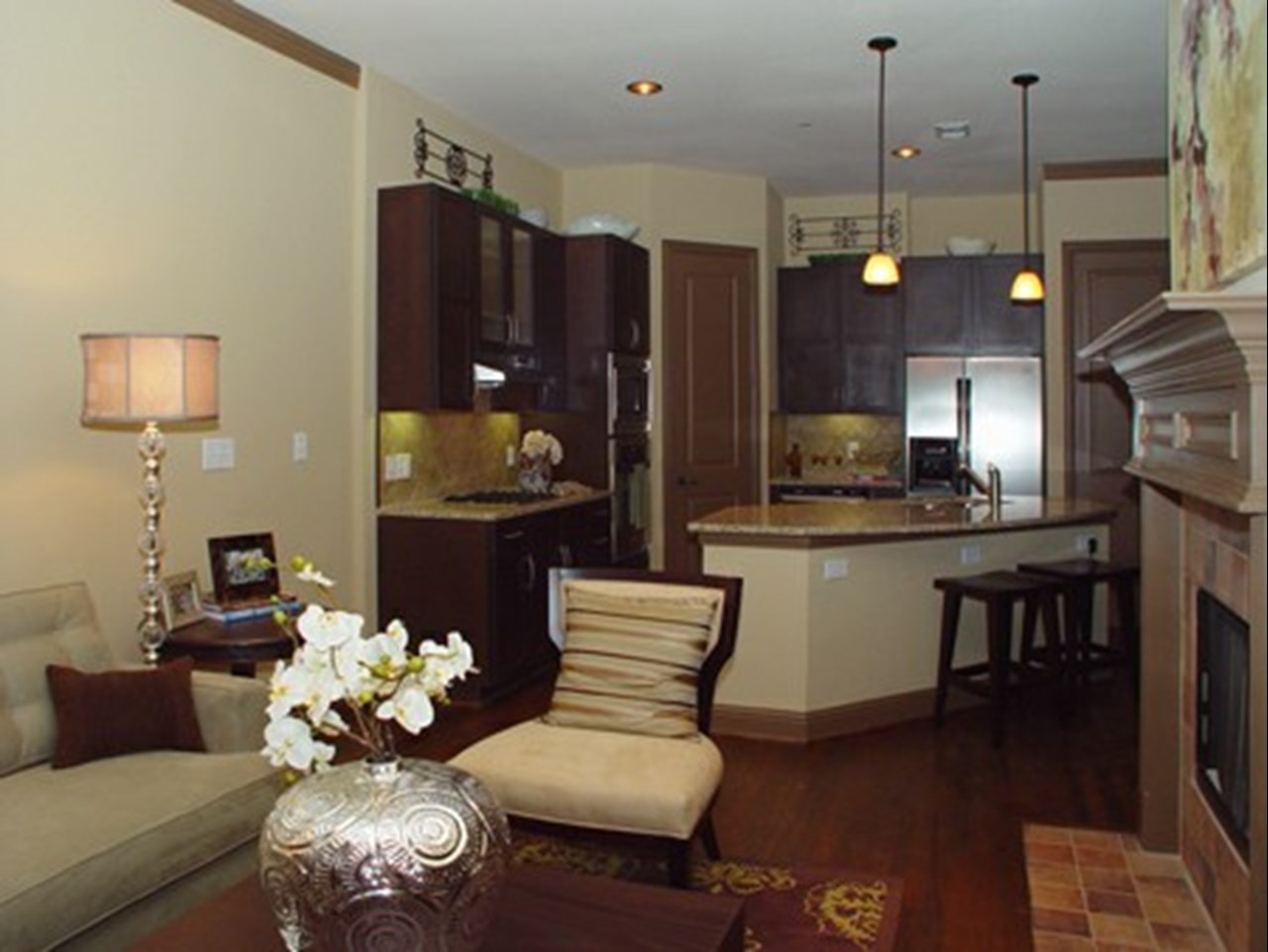 Alto Highland Park Brownstones - Living/Kitchen - Photo 4 of 11