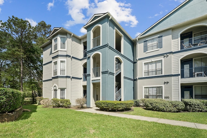 Paramount at Kingwood - $1095+ for 1, 2 & 3 Bed Apts