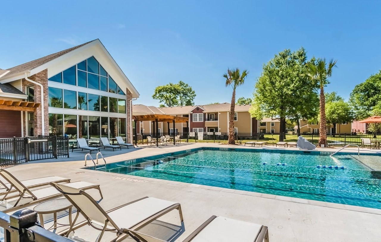 Lakecrest Village - Houston, TX - Photo 1 of 32