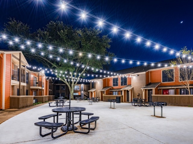 Urban Palms - Courtyard - Photo 7 of 27