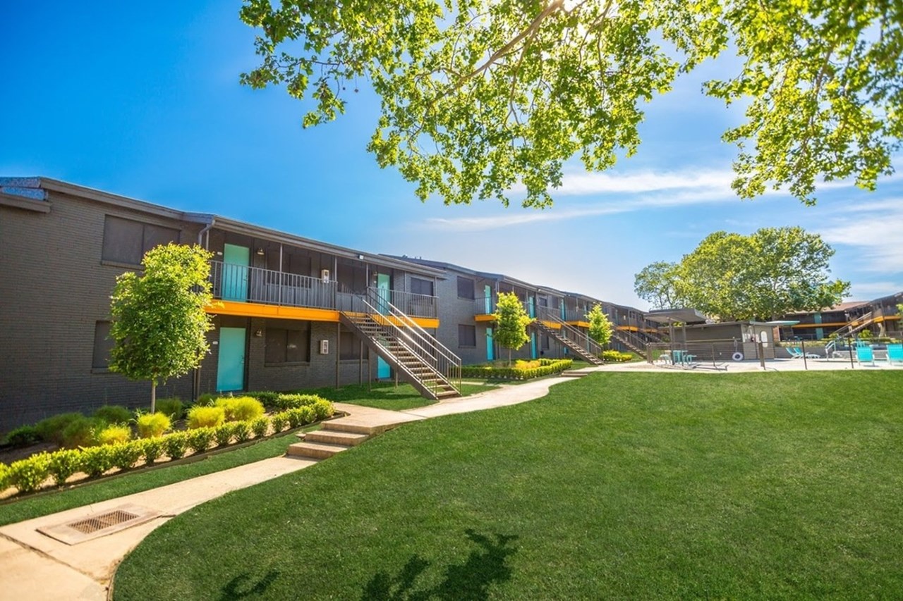 Flats on Wakefield - San Antonio, TX - Photo 1 of 18