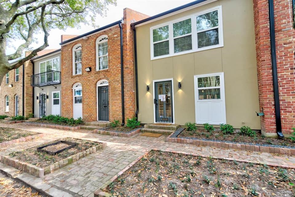 Dawson at Stratford Houston 1099+ for 1, 2 & 3 Beds