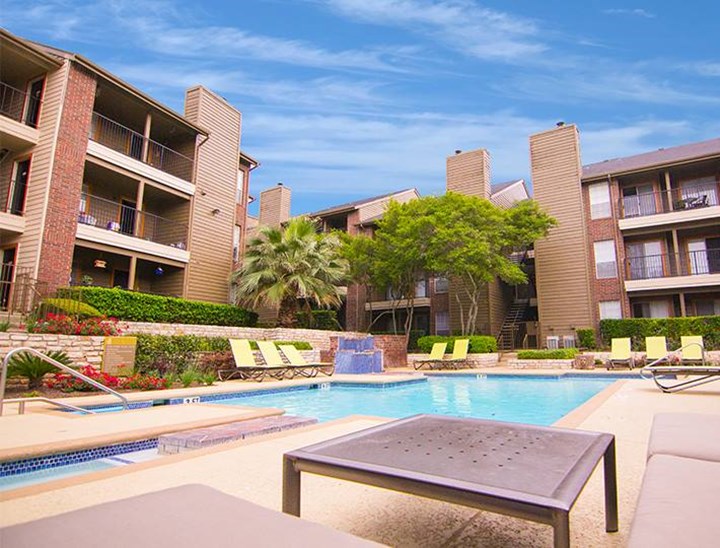 HillCreste at Thousand Oaks San Antonio 910+ for 1 & 2 Beds