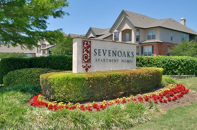 Seven Oaks - Entrance - Photo 2 of 34