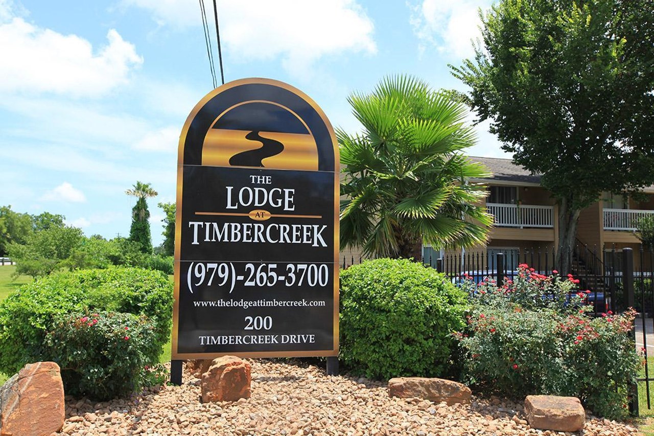 Lodge at Timbercreek - Richwood, TX - Photo 1 of 10