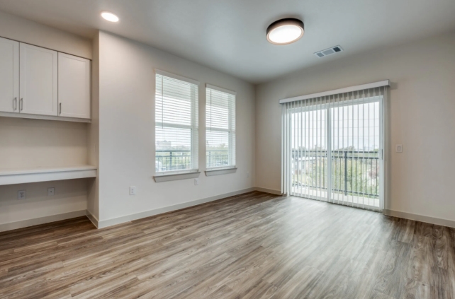 Ferguson Flats at Bishop Ridge - Living - Photo 7 of 17