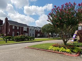 Quarters on Red Bluff Apartments Pasadena Texas