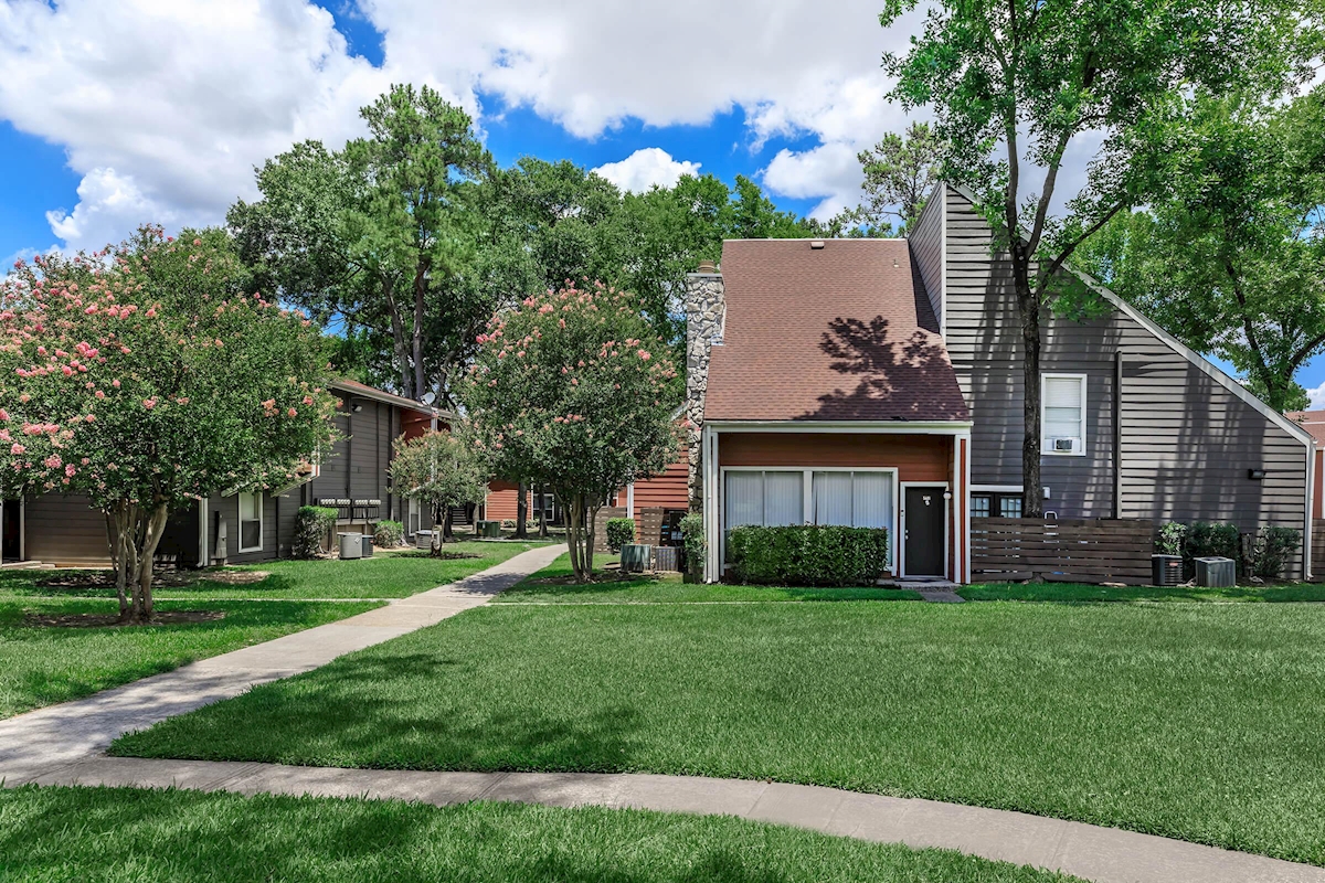 Park at Cumberland - Exterior - Photo 5 of 26